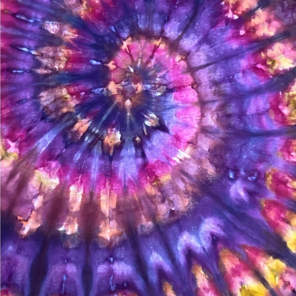 Hand dyed unisex spiral t shirt - Picture 3 of 3